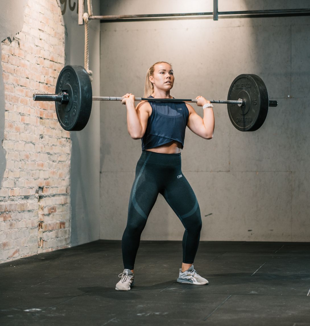 Malin lifting weights